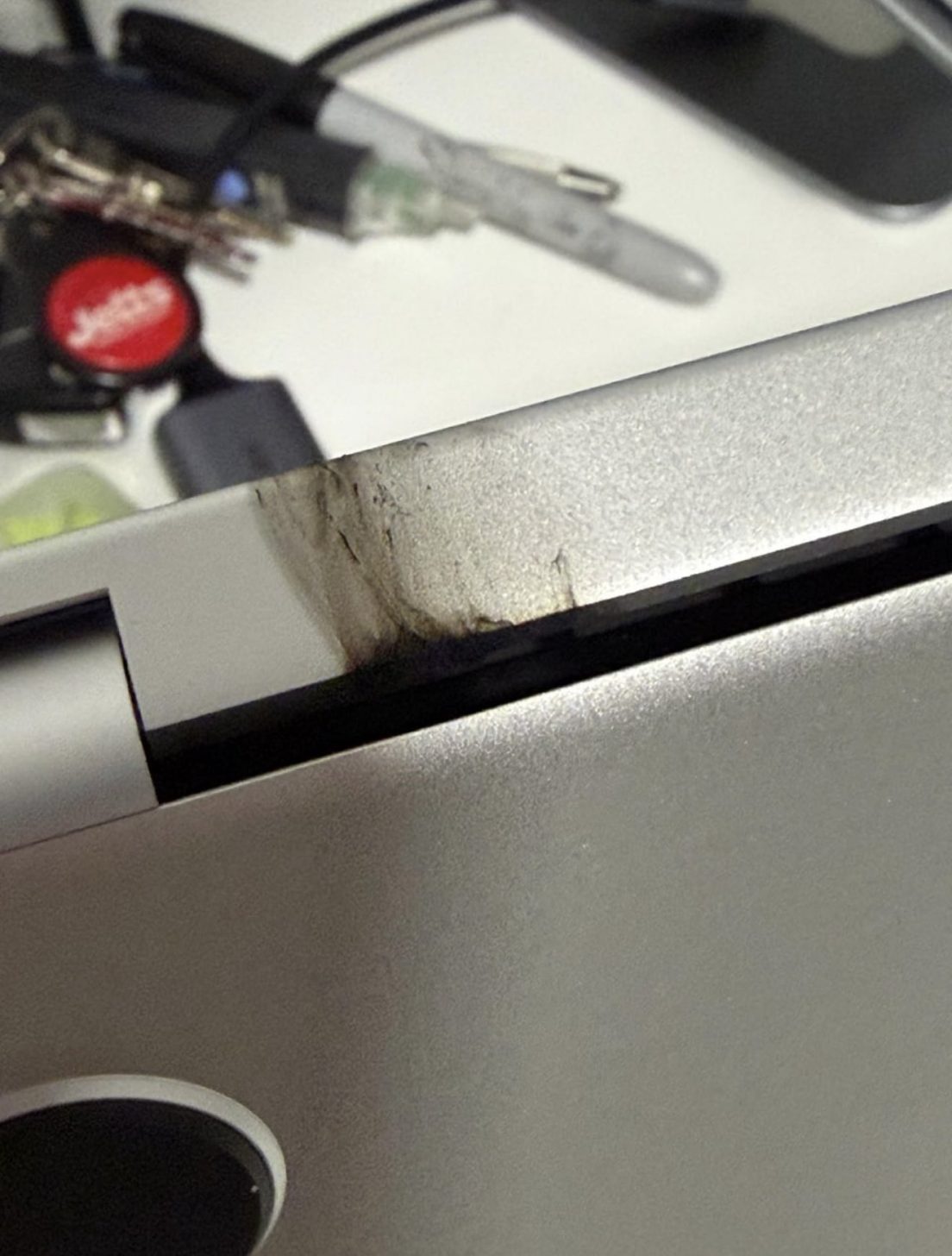 M5 MacBook Pro Hinge Movement Causes Spark, Resulting In Catastrophic ...